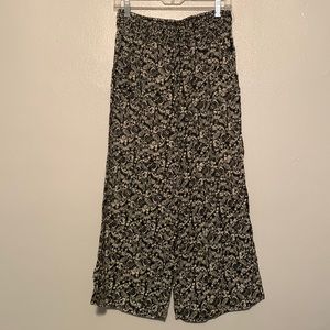 Fancy bottoms,brand is billabong,good condition